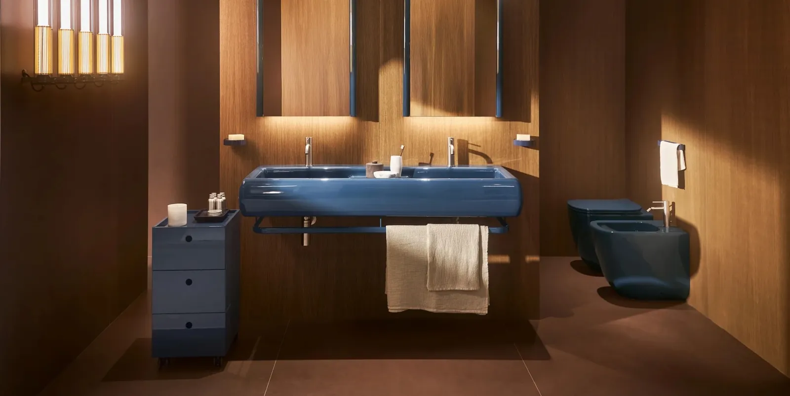 Ceramica Cielo: blue double basin, with toilet and bidet to match